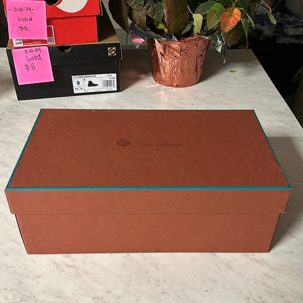 🟢🌿For Sale: Loro Piana Empty Box (14x8x5)🌿🟢